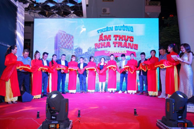 Tổ chức khai trương chuỗi nhà hàng