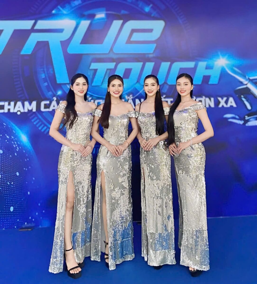 PG sự kiện, đầm kim sa bạc